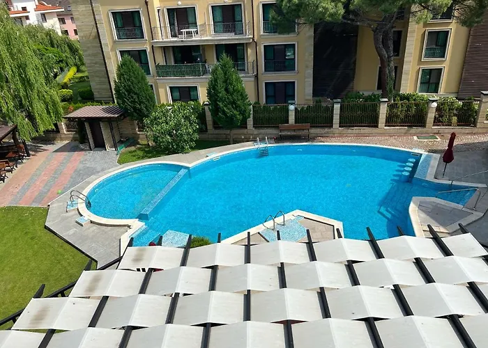 Family Paradise Hotel